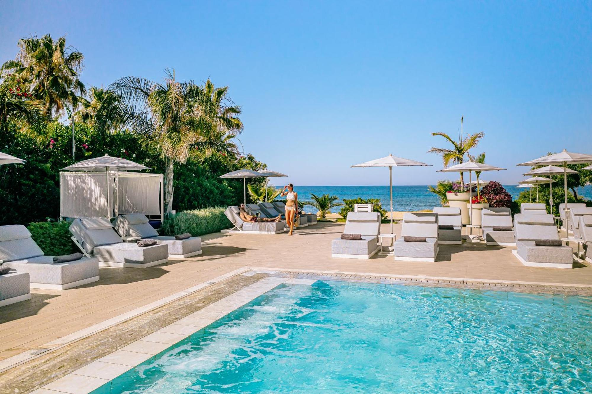 Ivi Mare - Designed For Adults By Louis Hotels Geroskipou Ngoại thất bức ảnh The Beach Club at The Standard, Miami Beach