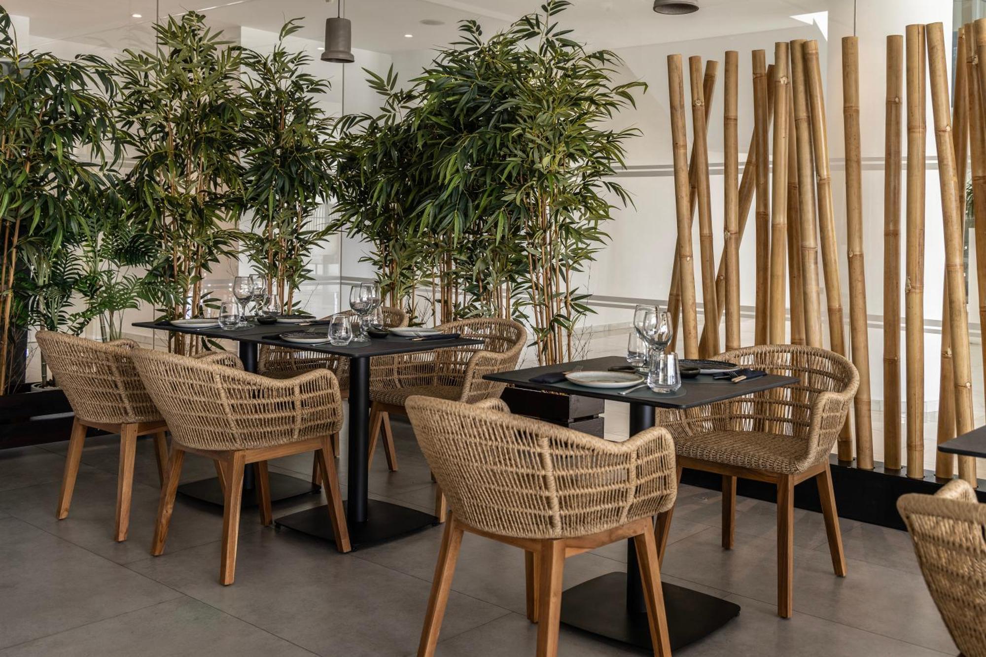 Ivi Mare - Designed For Adults By Louis Hotels Geroskipou Ngoại thất bức ảnh Restaurant interior