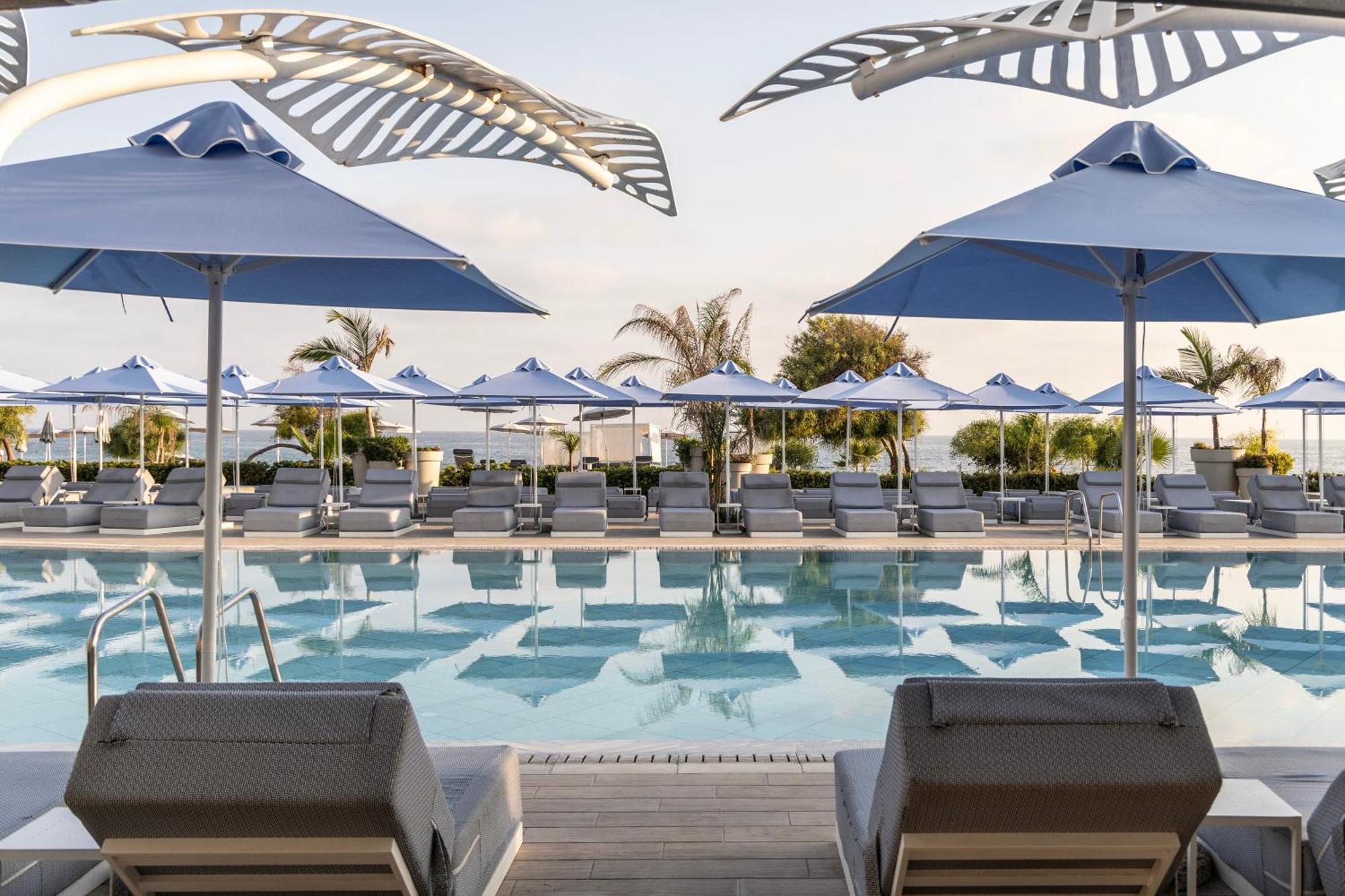 Ivi Mare - Designed For Adults By Louis Hotels Geroskipou Ngoại thất bức ảnh The pool at the Westin