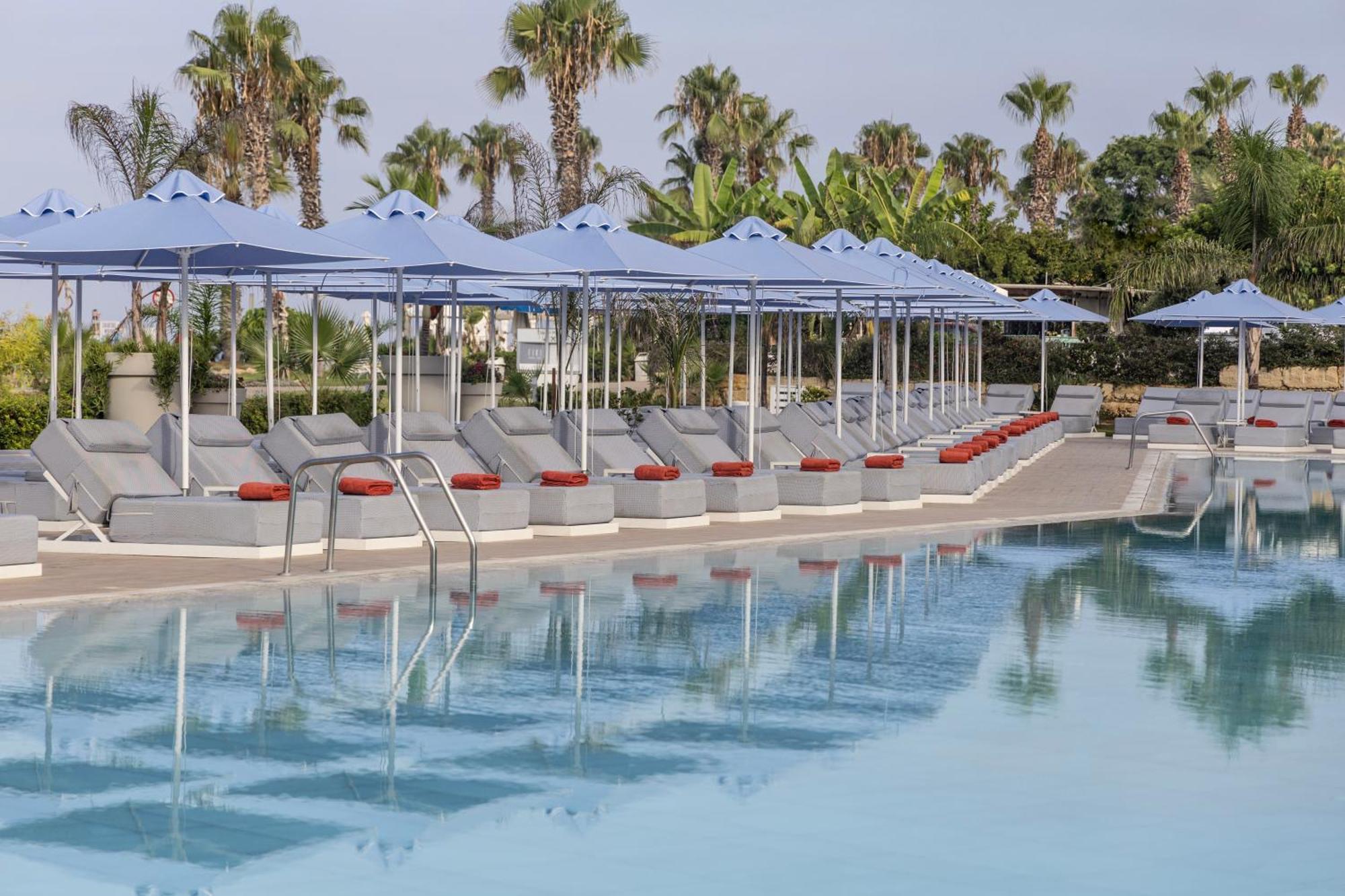 Ivi Mare - Designed For Adults By Louis Hotels Geroskipou Ngoại thất bức ảnh Pool at the resort