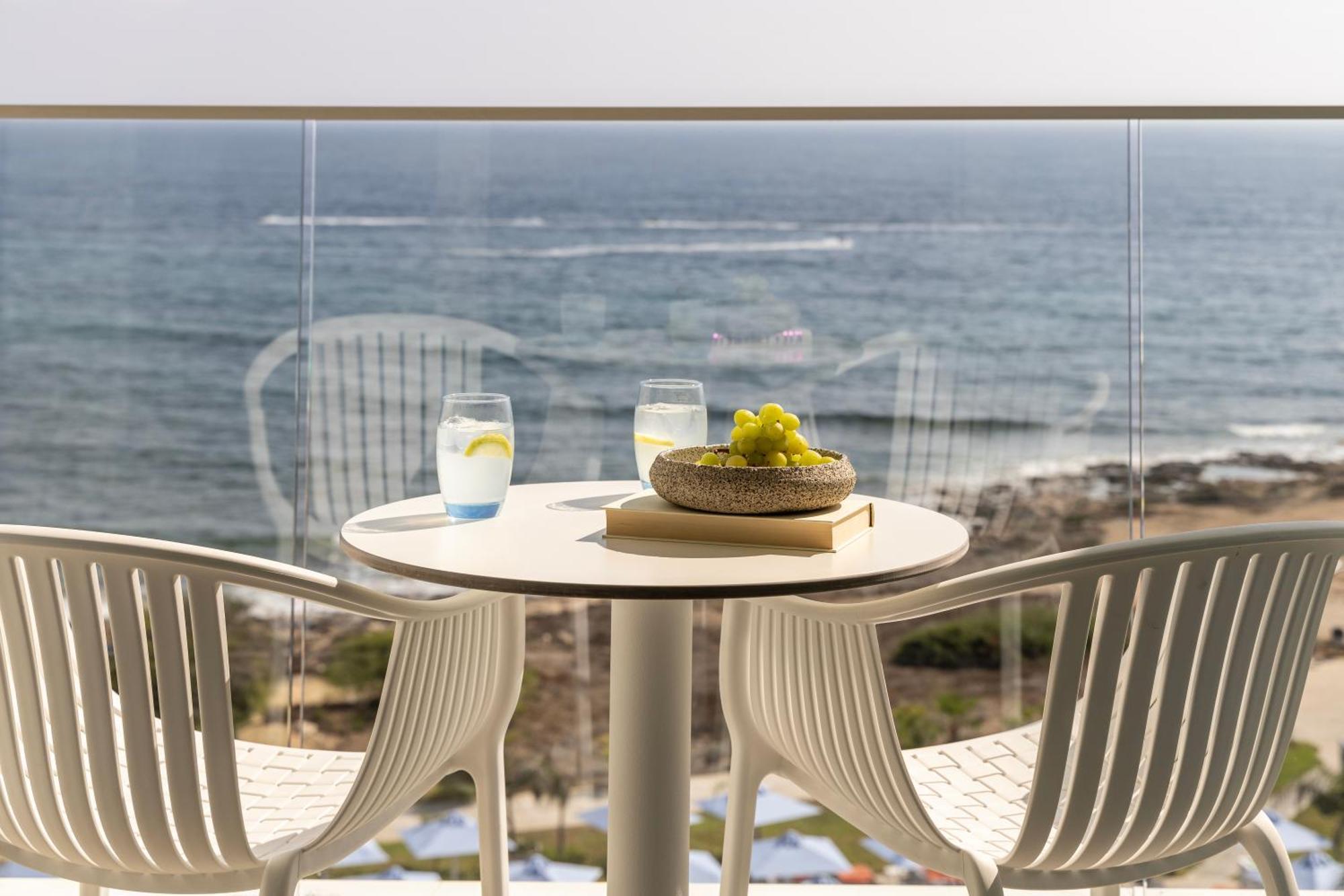 Ivi Mare - Designed For Adults By Louis Hotels Geroskipou Ngoại thất bức ảnh View from the hotel